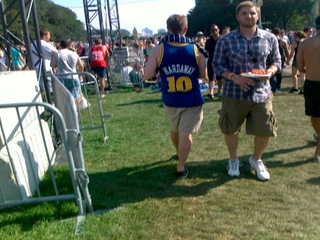 Illustration for article titled Look At These Fucking Hoopsters At Lollapalooza